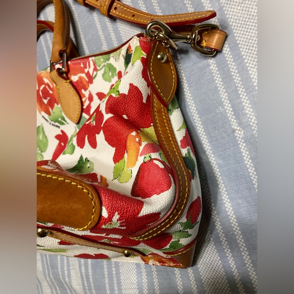 💛TODAY***$69***Dooney & Bourke floral pebbled leather purse. - Picture 6 of 12